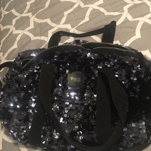 Sequin black duffle back Pink